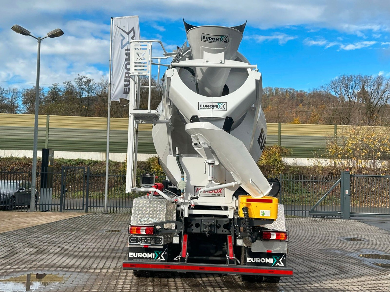 Mercedes-Benz Arocs 5 3540 8x4 EURO 6e EuromixMTP EM 9 L - Truk pengaduk beton: gambar 5 Mercedes-Benz Arocs 5 3540 8x4 EURO 6e EuromixMTP EM 9 L - Truk pengaduk beton: gambar 5