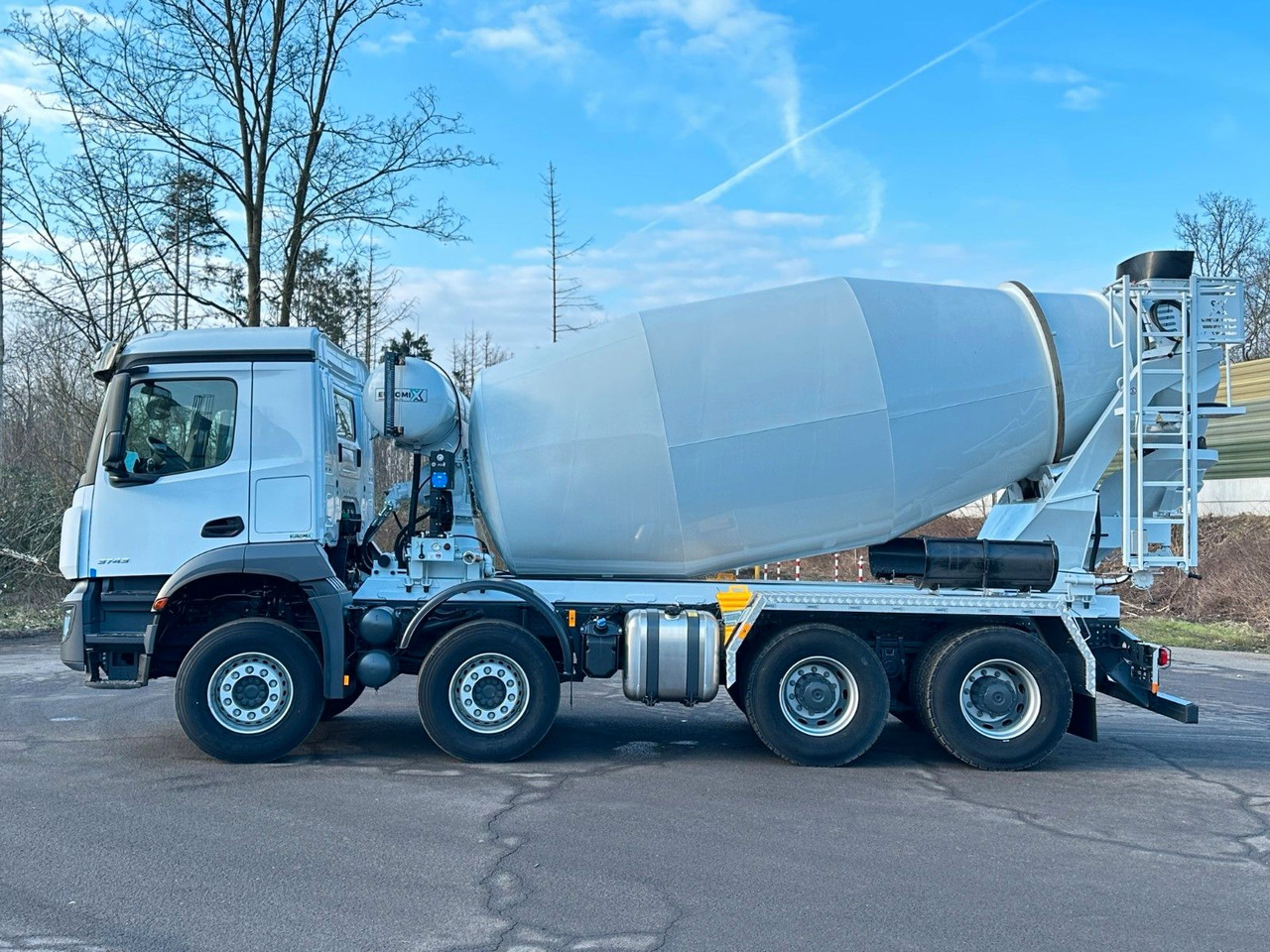 Mercedes-Benz Arocs 5 3743 8X4 / Euro6e EuromixMTP EM 10 L - Truk pengaduk beton: gambar 3 Mercedes-Benz Arocs 5 3743 8X4 / Euro6e EuromixMTP EM 10 L - Truk pengaduk beton: gambar 3
