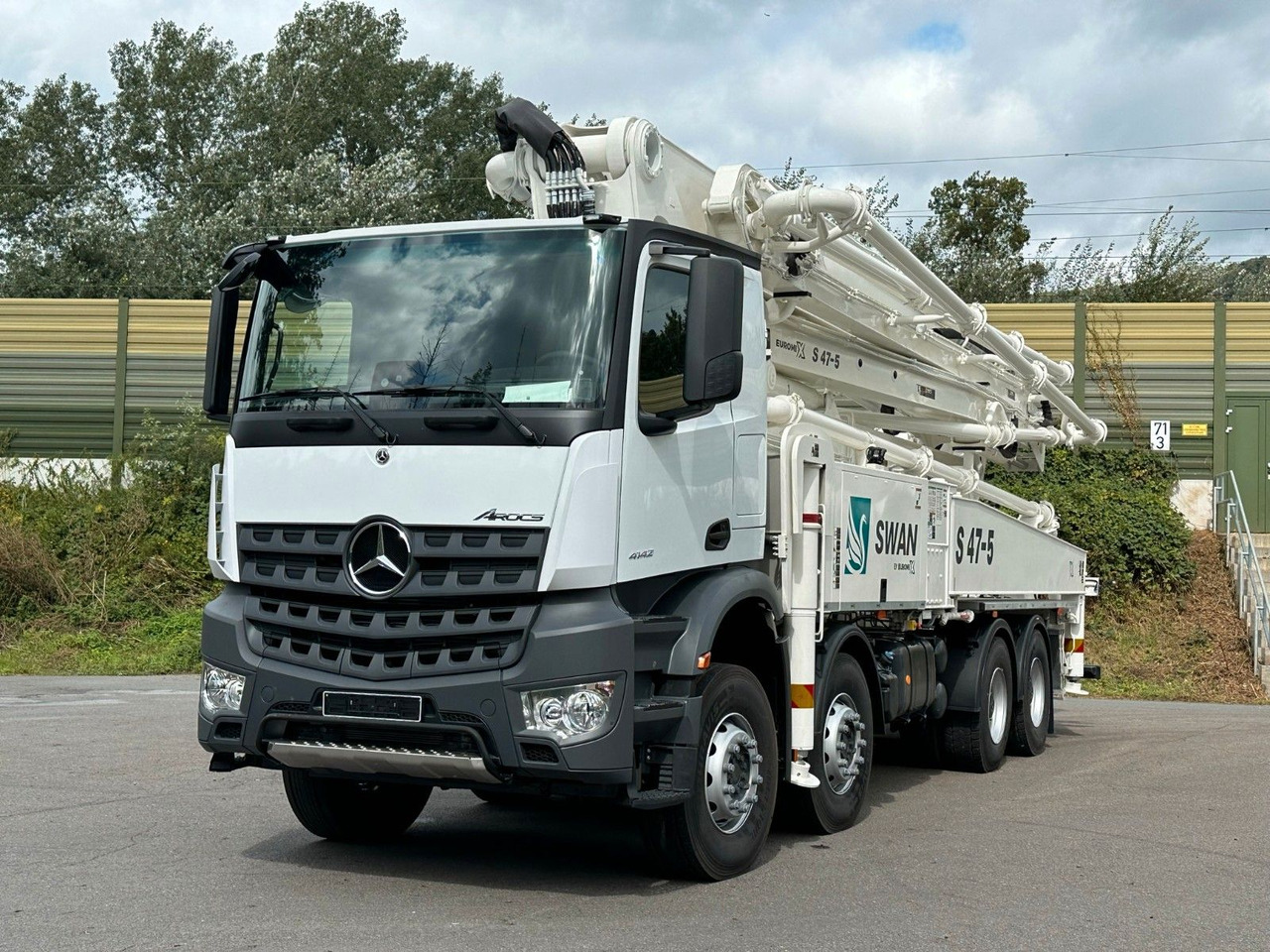 Mercedes-Benz Arocs 5 4142 8x4 SWAN TSP 47-5 160RZ ( 47m ) - Truk pengaduk beton: gambar 2 Mercedes-Benz Arocs 5 4142 8x4 SWAN TSP 47-5 160RZ ( 47m ) - Truk pengaduk beton: gambar 2