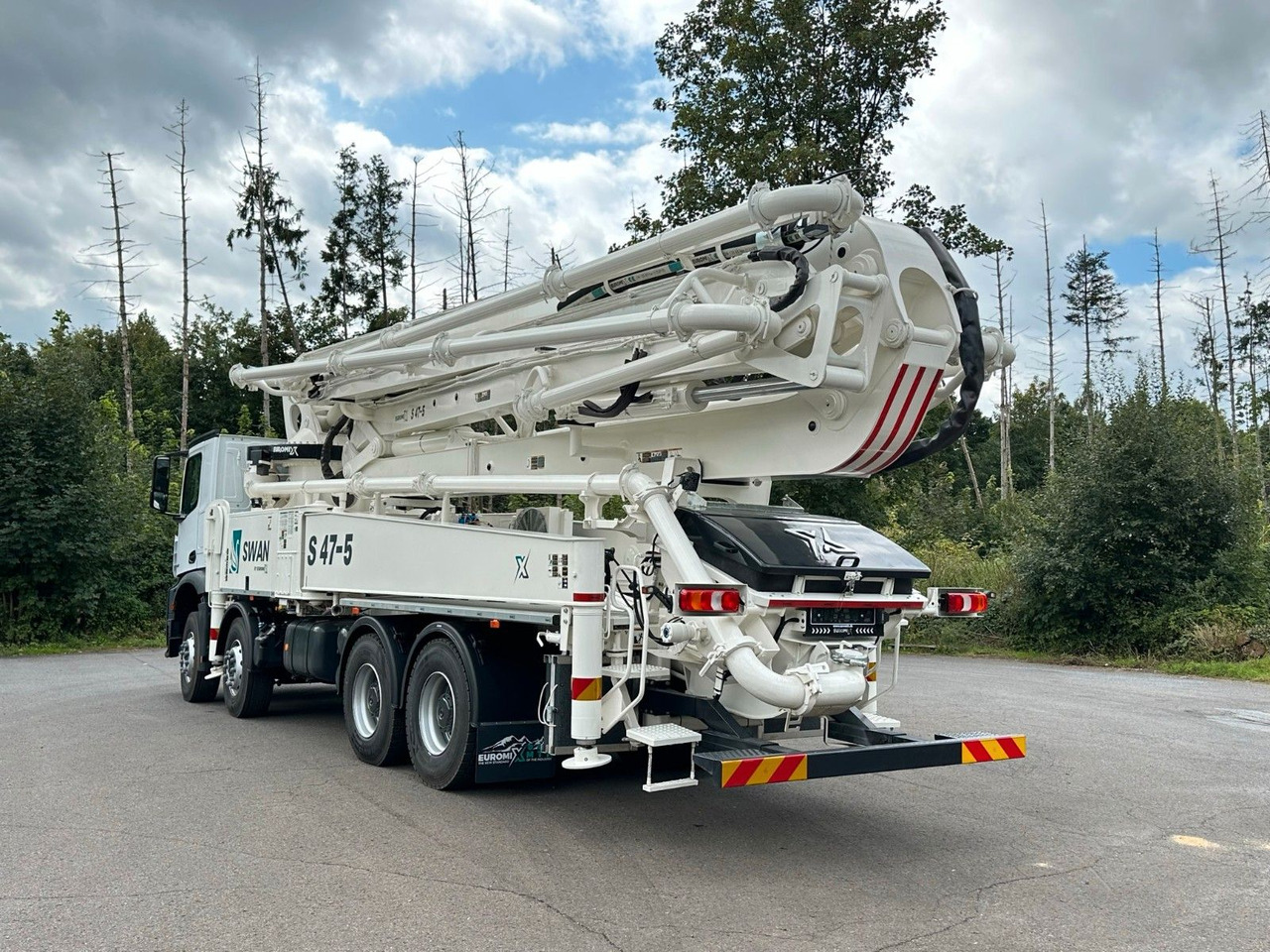 Mercedes-Benz Arocs 5 4142 8x4 SWAN TSP 47-5 160RZ ( 47m ) - Truk pompa beton: gambar 5 Mercedes-Benz Arocs 5 4142 8x4 SWAN TSP 47-5 160RZ ( 47m ) - Truk pompa beton: gambar 5