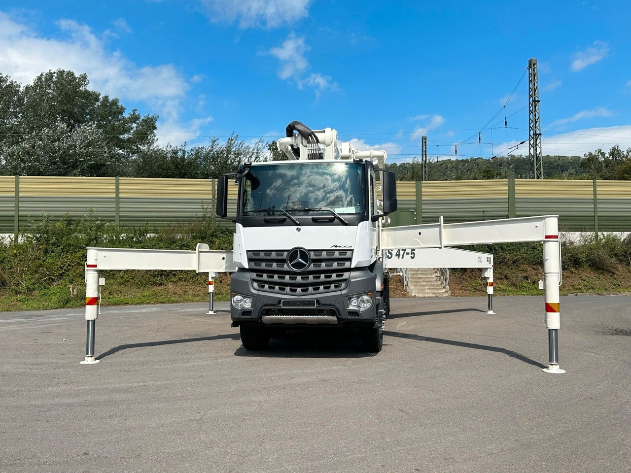 Leasing  Mercedes-Benz Arocs 5 4142  8x4 SWAN TSP 47-5 160RZ ( 47m ) Mercedes-Benz Arocs 5 4142  8x4 SWAN TSP 47-5 160RZ ( 47m ): gambar 13