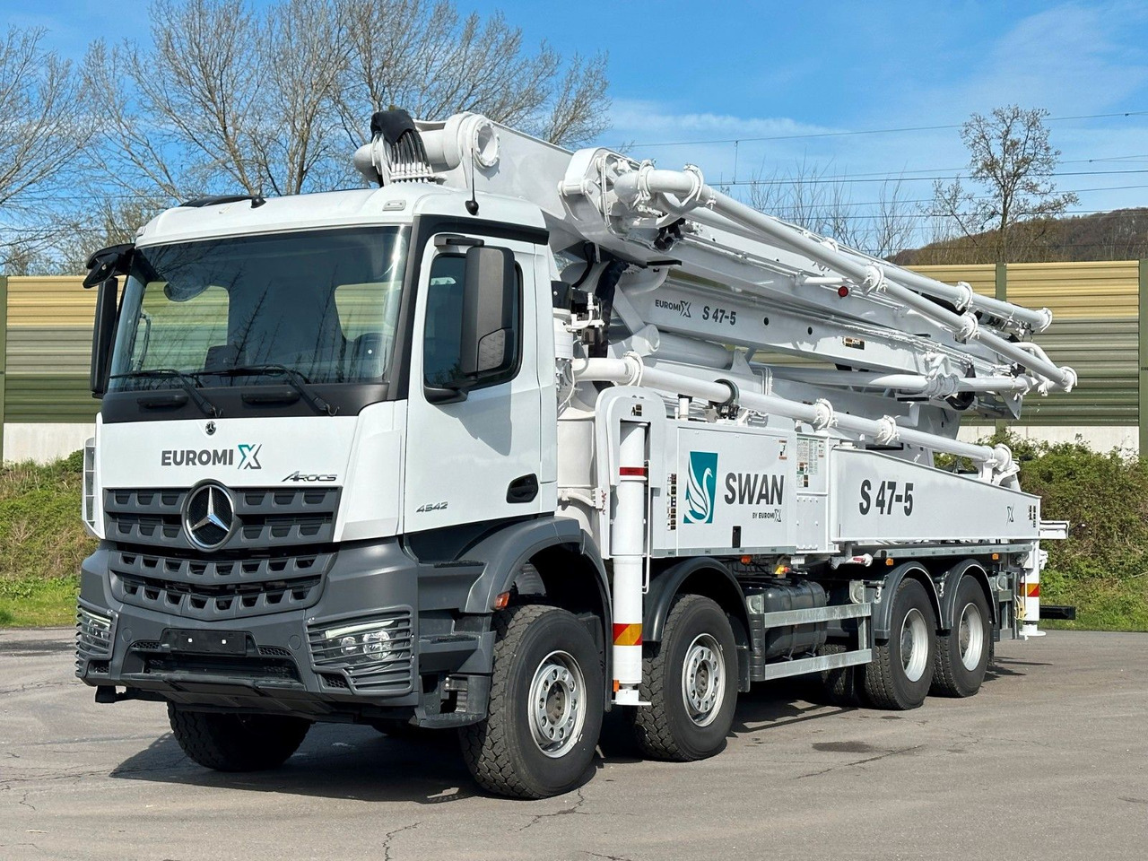 Mercedes-Benz Arocs 5 4542 8x4 SWAN TSP 47-5 160RZ ( 47m ) - Truk pengaduk beton: gambar 2 Mercedes-Benz Arocs 5 4542 8x4 SWAN TSP 47-5 160RZ ( 47m ) - Truk pengaduk beton: gambar 2