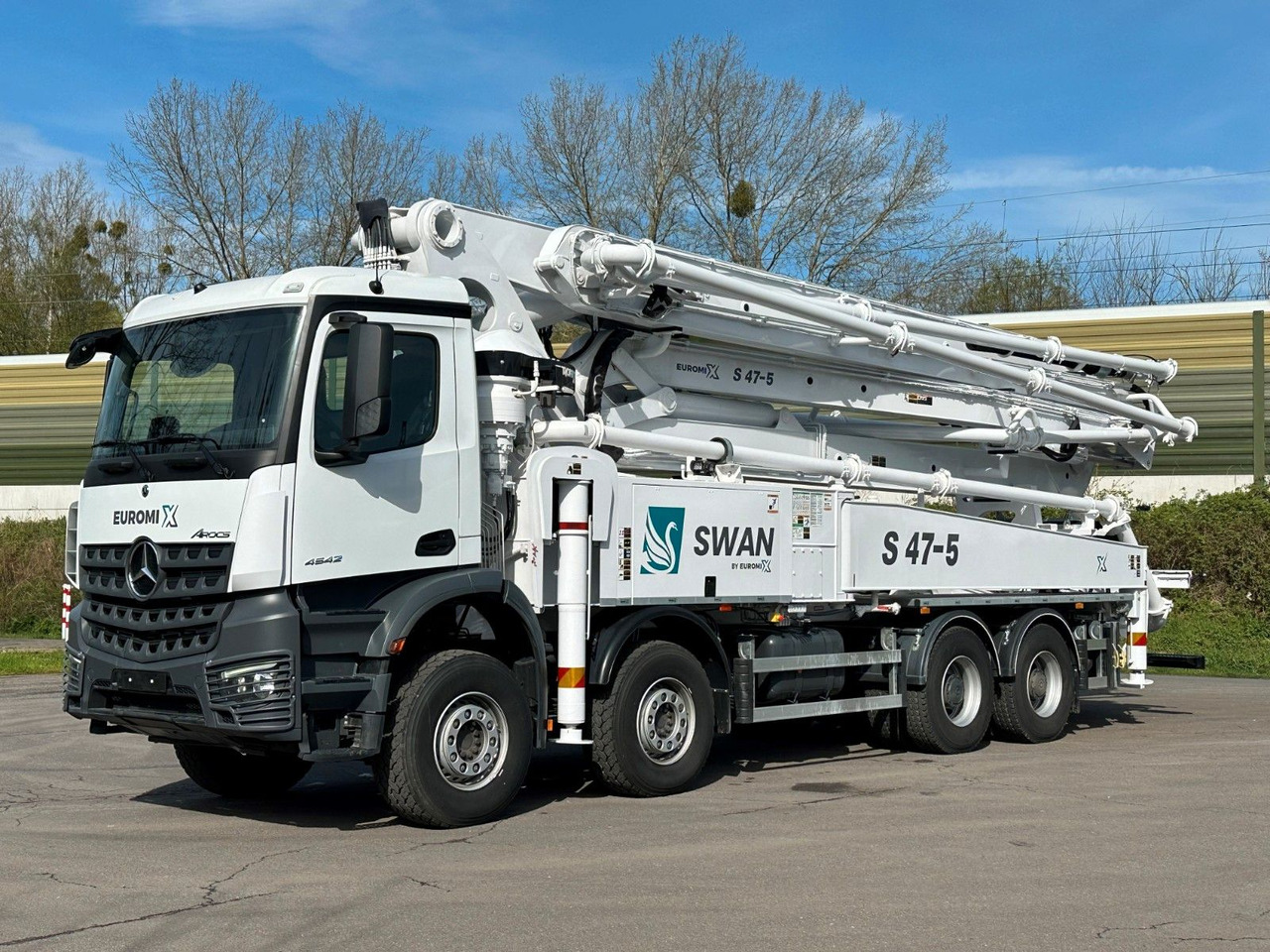 Mercedes-Benz Arocs 5 4542 8x4 SWAN TSP 47-5 160RZ ( 47m ) - Truk pengaduk beton: gambar 2 Mercedes-Benz Arocs 5 4542 8x4 SWAN TSP 47-5 160RZ ( 47m ) - Truk pengaduk beton: gambar 2