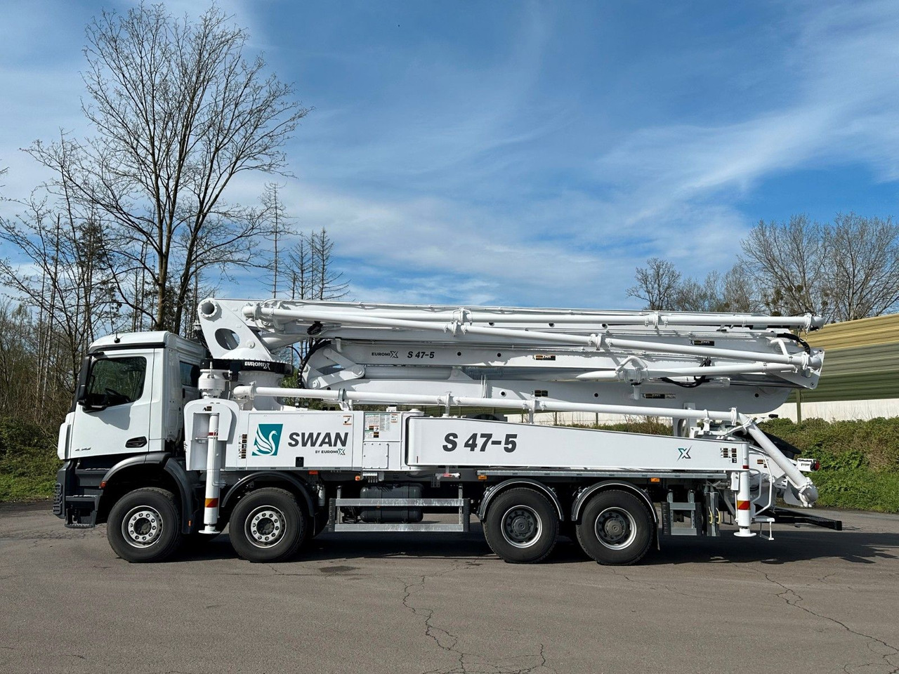 Mercedes-Benz Arocs 5 4542 8x4 SWAN TSP 47-5 160RZ ( 47m ) - Truk pengaduk beton: gambar 4 Mercedes-Benz Arocs 5 4542 8x4 SWAN TSP 47-5 160RZ ( 47m ) - Truk pengaduk beton: gambar 4