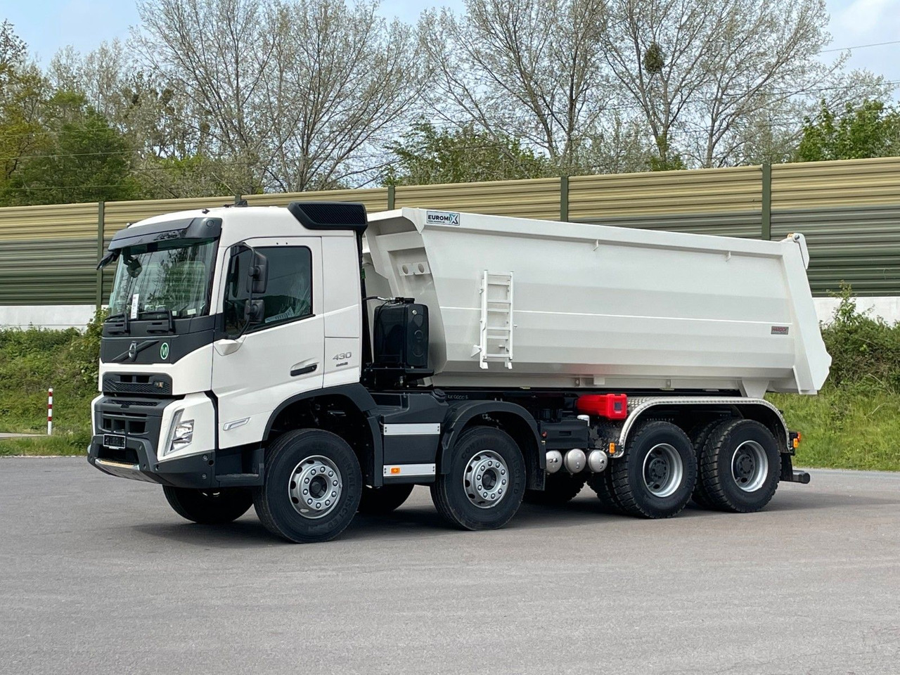 Volvo FMX 460 8x4 EuromixMTP EMK 20m³ Mulden Kipper - Truk jungkit: gambar 2 Volvo FMX 460 8x4 EuromixMTP EMK 20m³ Mulden Kipper - Truk jungkit: gambar 2