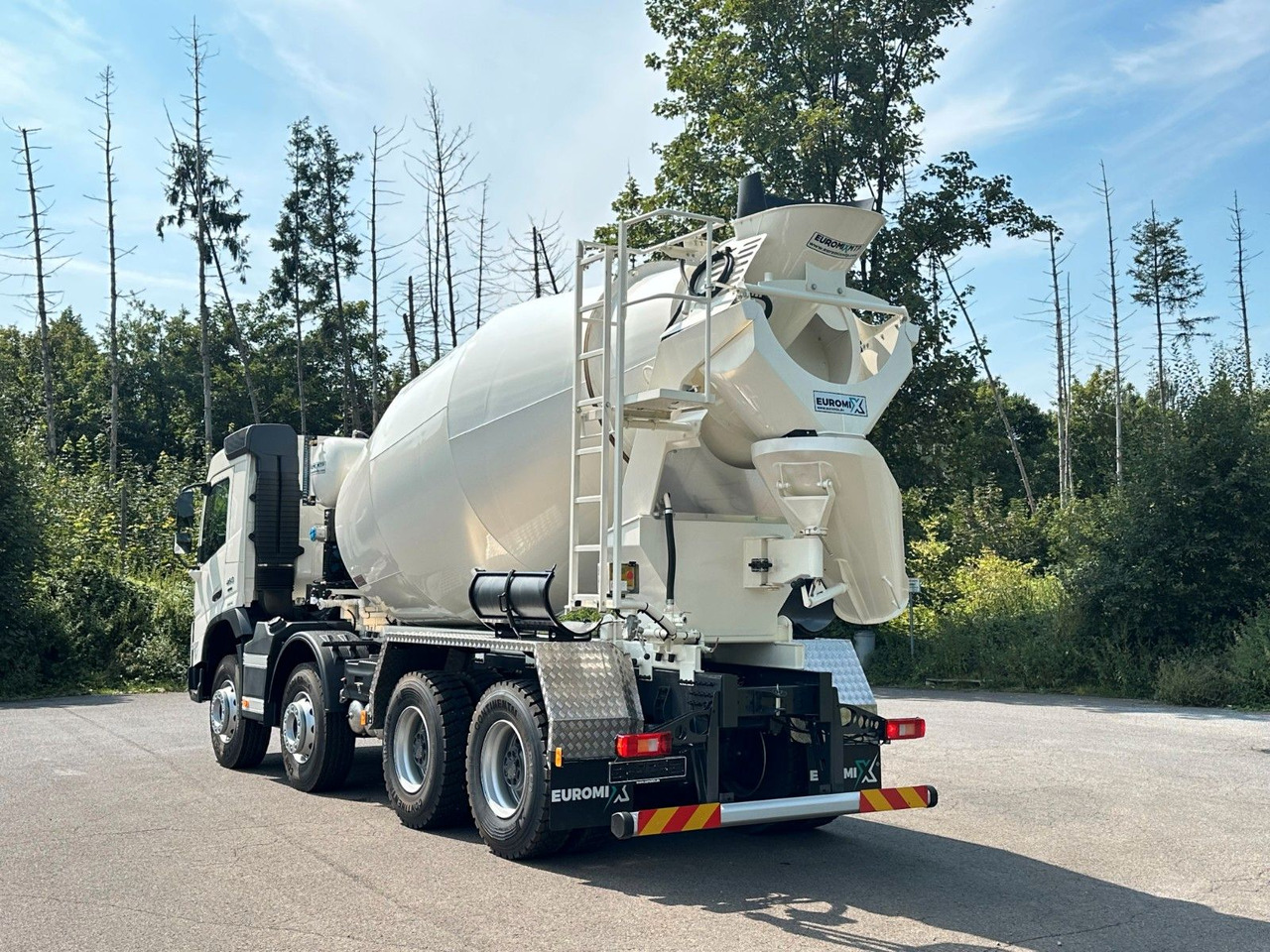 Volvo FMX 500 8X4 Retarder EuromixMTP EM 10 L - Truk pengaduk beton: gambar 5 Volvo FMX 500 8X4 Retarder EuromixMTP EM 10 L - Truk pengaduk beton: gambar 5