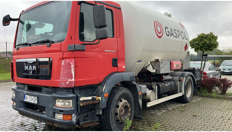 MAN TGM 18.250 4x2 15412 Liter Gas tank truck ID 2.170 - Truk tangki: gambar 1 MAN TGM 18.250 4x2 15412 Liter Gas tank truck ID 2.170 - Truk tangki: gambar 1