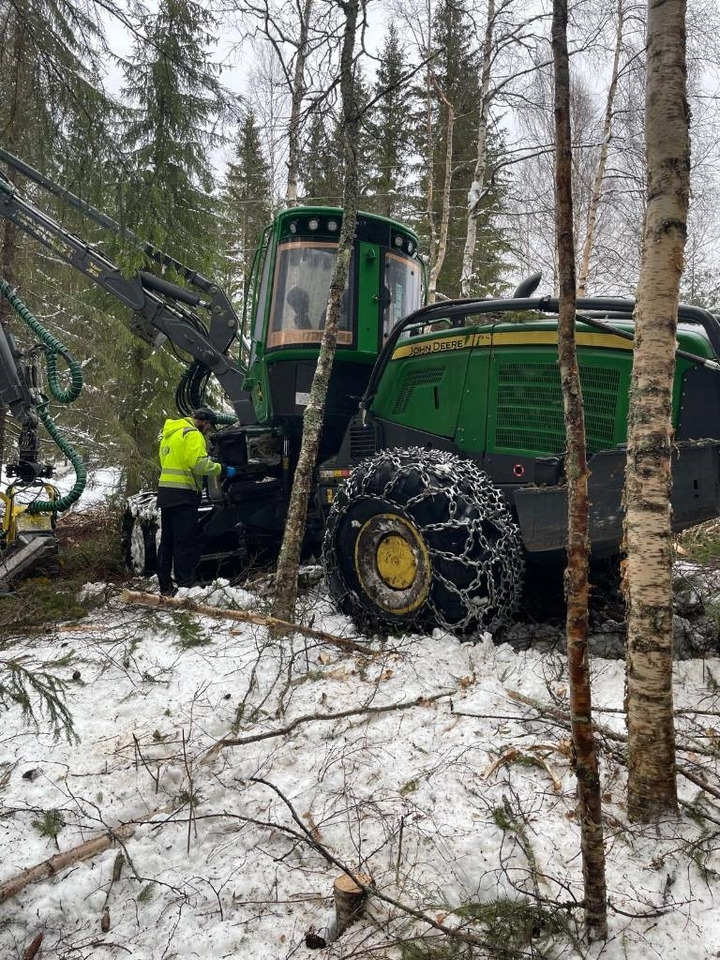 John Deere 1070 G - Peralatan pemanen: gambar 4 John Deere 1070 G - Peralatan pemanen: gambar 4