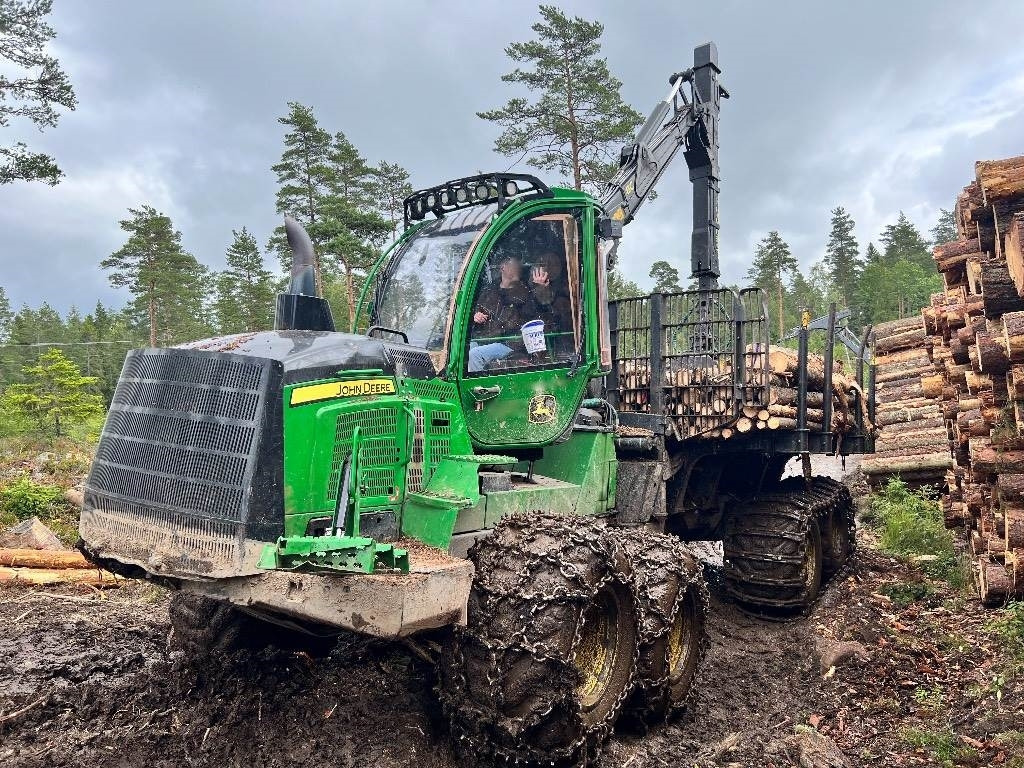 John Deere 1510 G - Forwarder: gambar 4 John Deere 1510 G - Forwarder: gambar 4