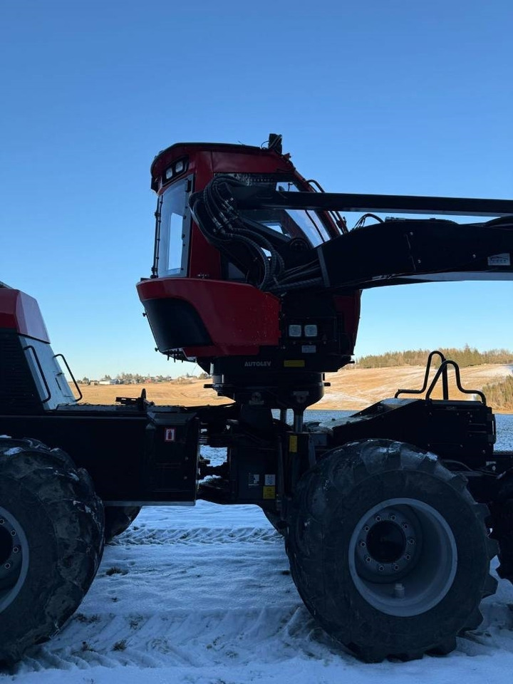 Peralatan pemanen Komatsu 931 XC: gambar 6 Peralatan pemanen Komatsu 931 XC: gambar 6