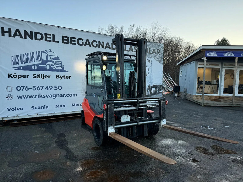 Toyota 8FBMT45 Electric, 3.600h, 2015 - Forklift listrik: gambar 1 Toyota 8FBMT45 Electric, 3.600h, 2015 - Forklift listrik: gambar 1
