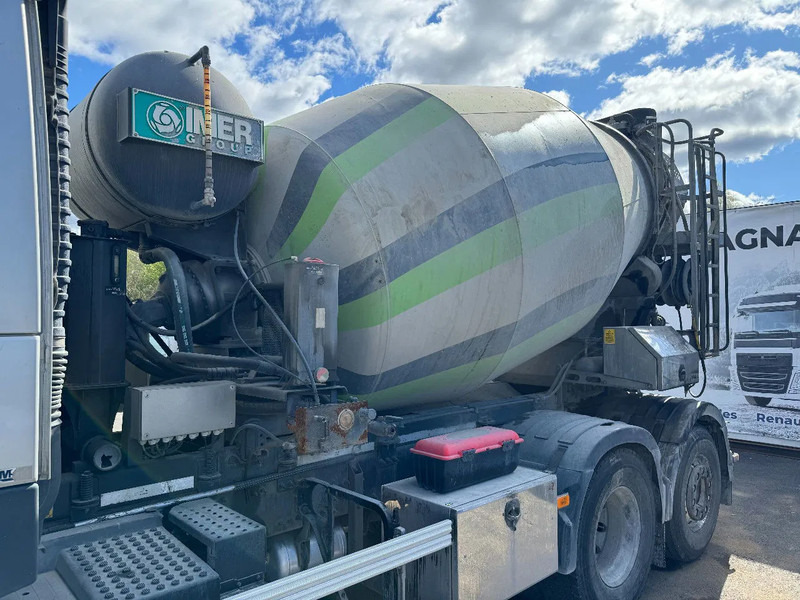 Volvo FM 370 6x2*4, 8m3 Mixer with Hyrdaulic slide, 2016 - Truk pengaduk beton: gambar 4 Volvo FM 370 6x2*4, 8m3 Mixer with Hyrdaulic slide, 2016 - Truk pengaduk beton: gambar 4