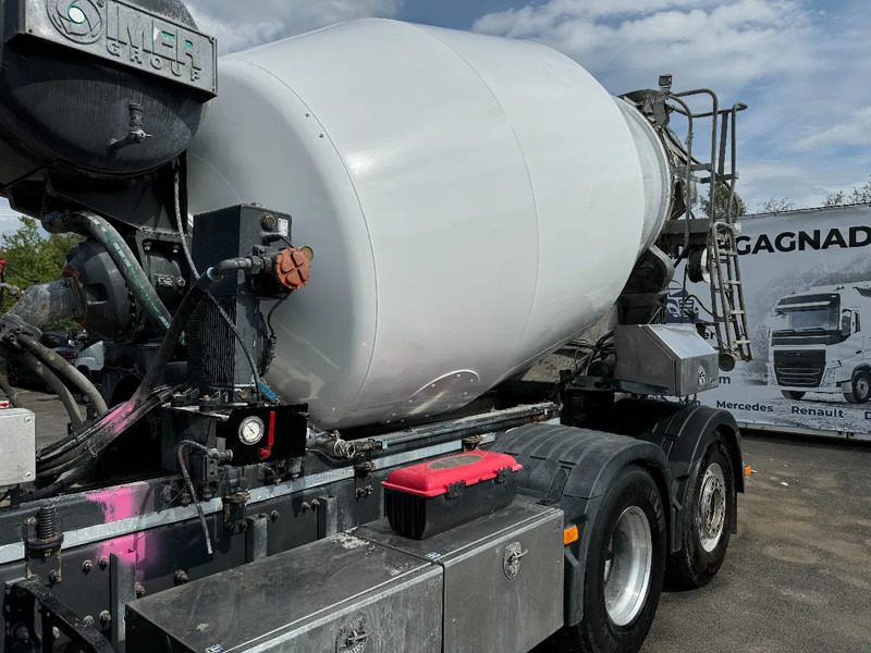 Volvo FMX 370 6x2*4, Mixer + Hydraulic-slide, 2015 - Truk pengaduk beton: gambar 4 Volvo FMX 370 6x2*4, Mixer + Hydraulic-slide, 2015 - Truk pengaduk beton: gambar 4
