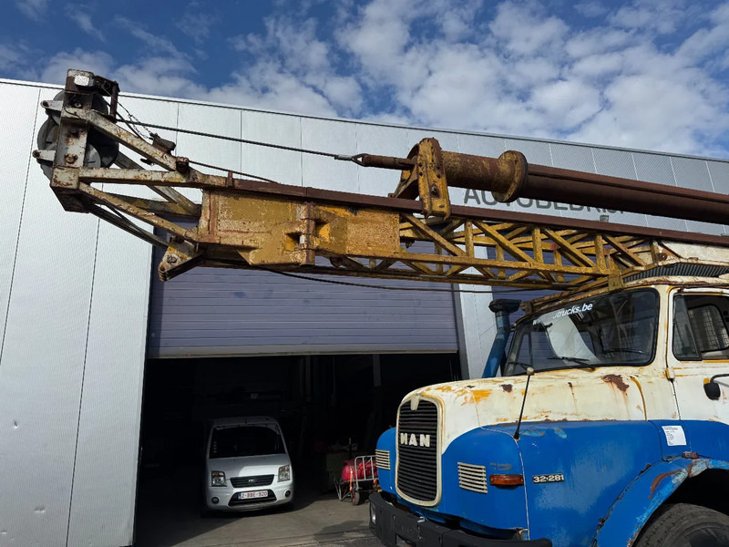 MAN 32.281 **FOREUSE-DRILLTRUCK-6X6** - Truk: gambar 3 MAN 32.281 **FOREUSE-DRILLTRUCK-6X6** - Truk: gambar 3