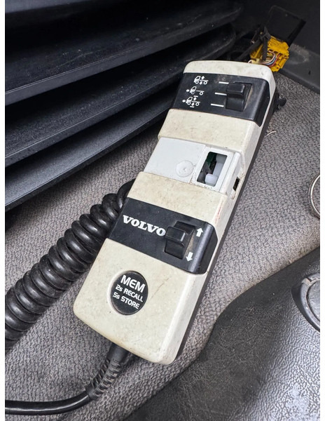 Truk flatbed Volvo FM 9.260 **MANUAL GEARBOX-FRENCH ORIGINE**: gambar 16