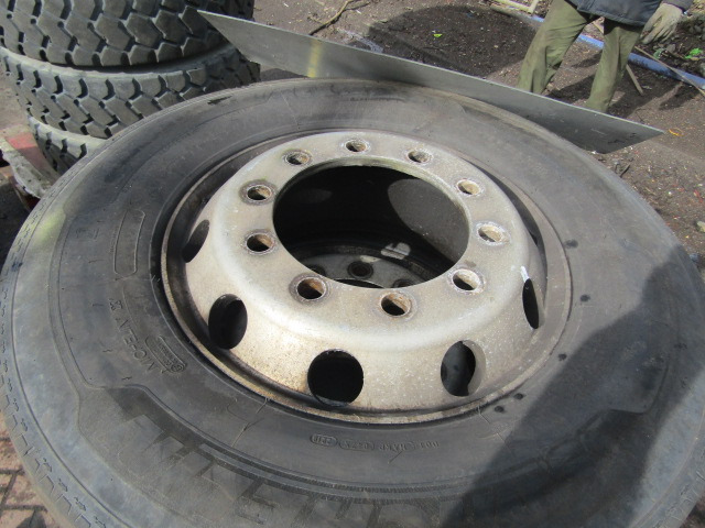 315/70/22.5 ‘ALCOA'(4) MICHELIN STEER PATTERN – 4 PIECE SET - Ban untuk Truk: gambar 5 315/70/22.5 ‘ALCOA'(4) MICHELIN STEER PATTERN – 4 PIECE SET - Ban untuk Truk: gambar 5