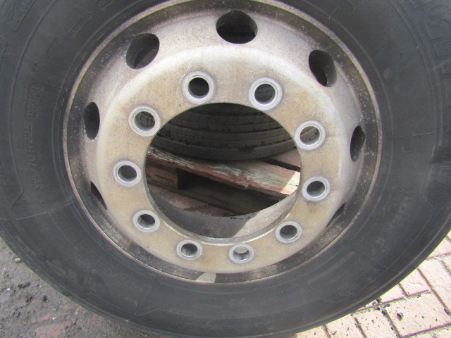 315/70/22.5 ‘ALCOA'(4) MICHELIN STEER PATTERN – 4 PIECE SET - Ban untuk Truk: gambar 2 315/70/22.5 ‘ALCOA'(4) MICHELIN STEER PATTERN – 4 PIECE SET - Ban untuk Truk: gambar 2