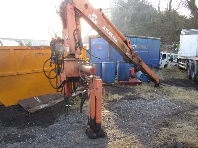 ATLAS 95.1 BUCKET CRANE 2001 WORKING WHEN REMOVED COMPLETE (PIPED FOR GRAB) - Derek pemuat: gambar 1 ATLAS 95.1 BUCKET CRANE 2001 WORKING WHEN REMOVED COMPLETE (PIPED FOR GRAB) - Derek pemuat: gambar 1