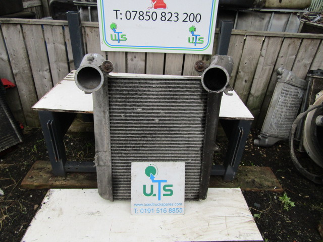 DAF CF 75 INTERCOOLER P/NO 1371318 - Radiator untuk Truk: gambar 1 DAF CF 75 INTERCOOLER P/NO 1371318 - Radiator untuk Truk: gambar 1