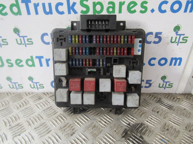 DAF CF65 FUSEBOARD 151023 020406 - Sistem listrik untuk Truk: gambar 1 DAF CF65 FUSEBOARD 151023 020406 - Sistem listrik untuk Truk: gambar 1