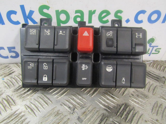 DAF LF 220 EURO 6 CAB SWITCH PANEL - Kabin dan interior untuk Truk: gambar 1 DAF LF 220 EURO 6 CAB SWITCH PANEL - Kabin dan interior untuk Truk: gambar 1