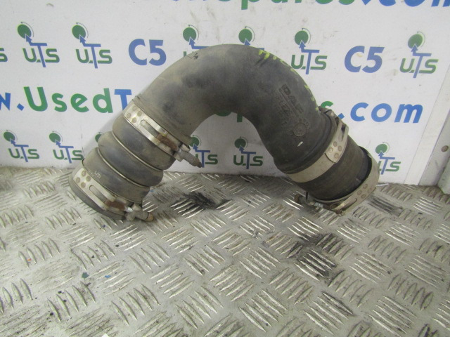 DAF LF 220 EURO 6 INTERCOOLER PIPE P/NO APUE 254 - Suku Cadang Mesin untuk Truk: gambar 1 DAF LF 220 EURO 6 INTERCOOLER PIPE P/NO APUE 254 - Suku Cadang Mesin untuk Truk: gambar 1