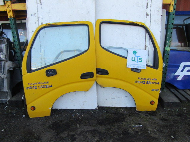 HINO 300 SERIES COMPLETE DOORS - Kabin dan interior untuk Truk: gambar 1 HINO 300 SERIES COMPLETE DOORS - Kabin dan interior untuk Truk: gambar 1