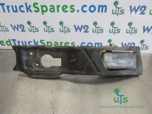 ISUZU N75 190 BUMPER / FOG LIGHT BRACKET – DRIVERS SIDE - Kabin dan interior untuk Truk: gambar 1 ISUZU N75 190 BUMPER / FOG LIGHT BRACKET – DRIVERS SIDE - Kabin dan interior untuk Truk: gambar 1