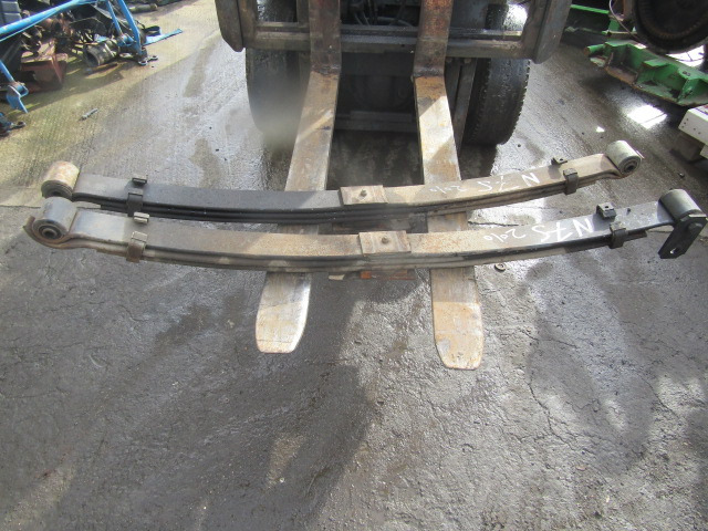 ISUZU N75 3 LEAF FRONT SPRINGS (PAIR) HEAVY DUTY - Penangguhan untuk Truk: gambar 1 ISUZU N75 3 LEAF FRONT SPRINGS (PAIR) HEAVY DUTY - Penangguhan untuk Truk: gambar 1