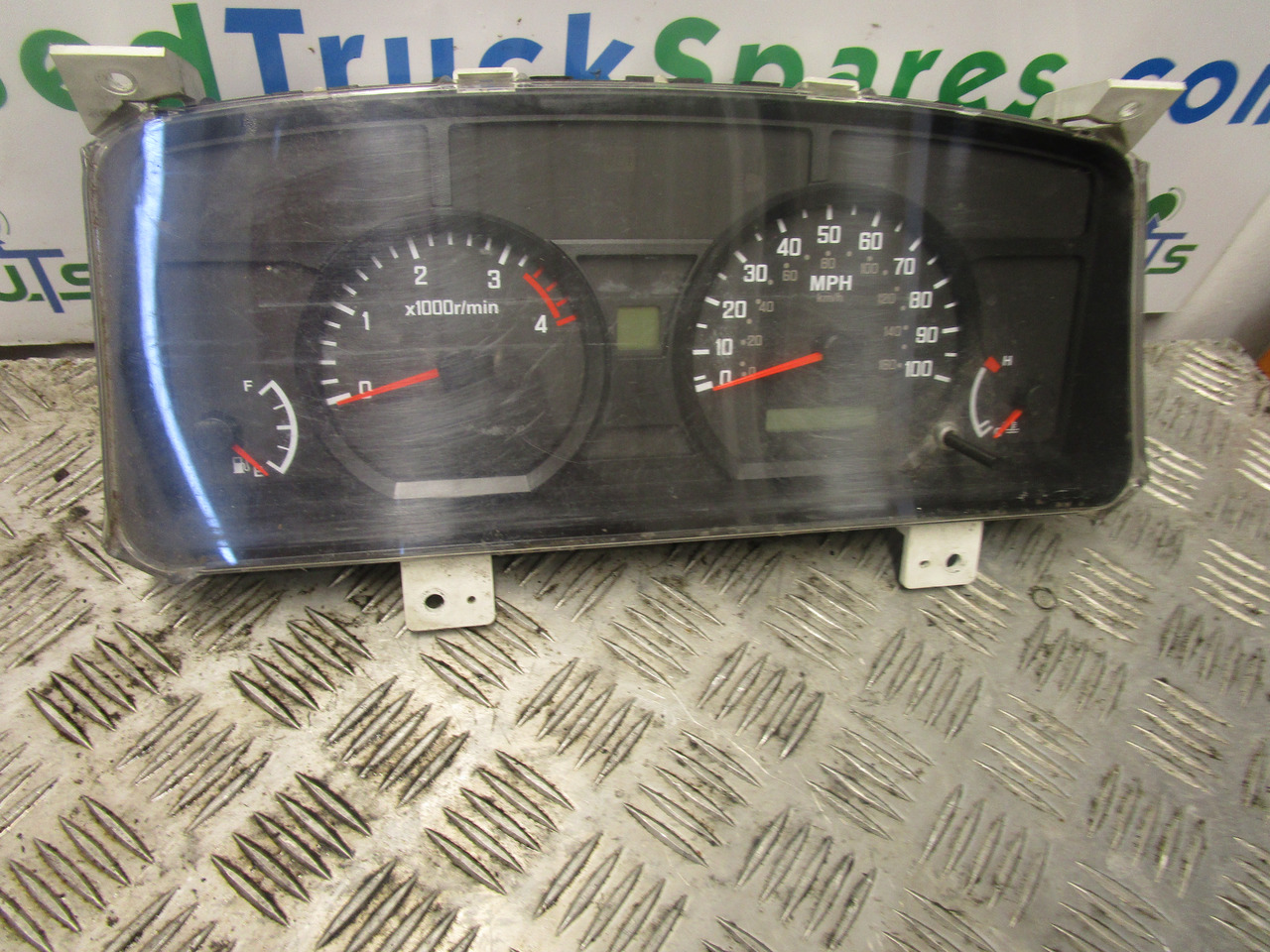 ISUZU N75 4HK1 CLOCK CLUSTER P/NO 8981266770 - Kabin dan interior untuk Truk: gambar 1 ISUZU N75 4HK1 CLOCK CLUSTER P/NO 8981266770 - Kabin dan interior untuk Truk: gambar 1