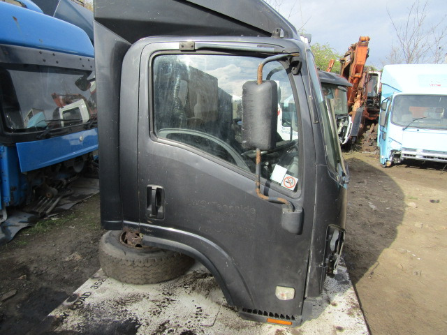 ISUZU N75 CAB (2010) - Kabin untuk Truk: gambar 2 ISUZU N75 CAB (2010) - Kabin untuk Truk: gambar 2
