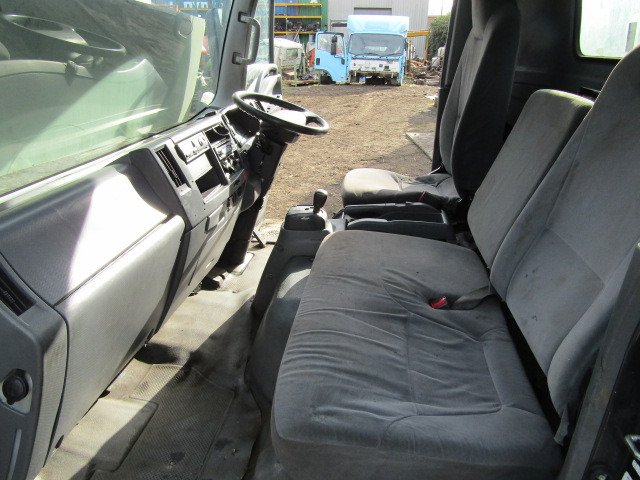 ISUZU N75 CAB (2010) - Kabin untuk Truk: gambar 5 ISUZU N75 CAB (2010) - Kabin untuk Truk: gambar 5