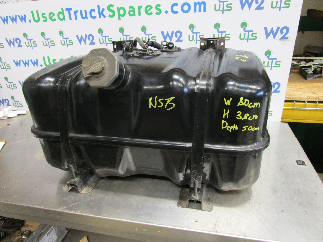 ISUZU N75 FUEL TANK COMPLETE - Tangki bahan bakar untuk Truk: gambar 1 ISUZU N75 FUEL TANK COMPLETE - Tangki bahan bakar untuk Truk: gambar 1