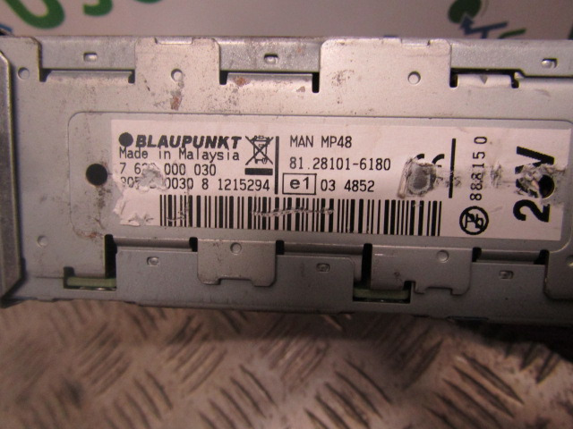 MAN ‘BLAUPUNKT’ CD/RADIO 81.28101.6180 - Kabin dan interior untuk Truk: gambar 2 MAN ‘BLAUPUNKT’ CD/RADIO 81.28101.6180 - Kabin dan interior untuk Truk: gambar 2