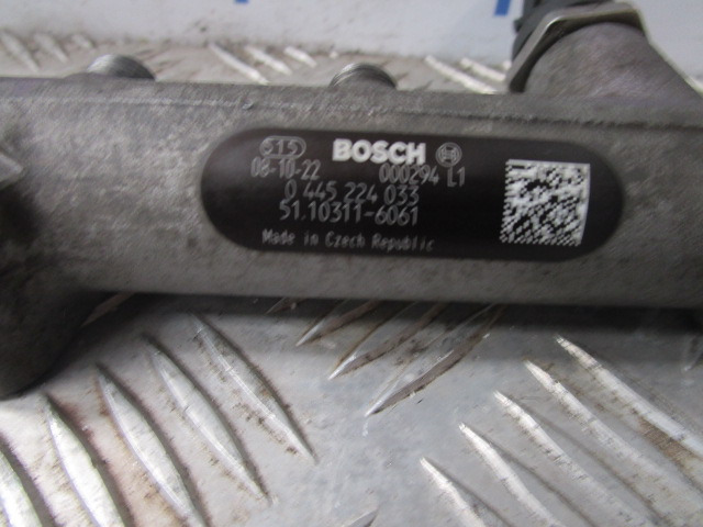 MAN TGL DO834 LFL54 BOSCH FUEL RAIL P/NO 0445224033 - Suku Cadang Mesin untuk Truk: gambar 2 MAN TGL DO834 LFL54 BOSCH FUEL RAIL P/NO 0445224033 - Suku Cadang Mesin untuk Truk: gambar 2