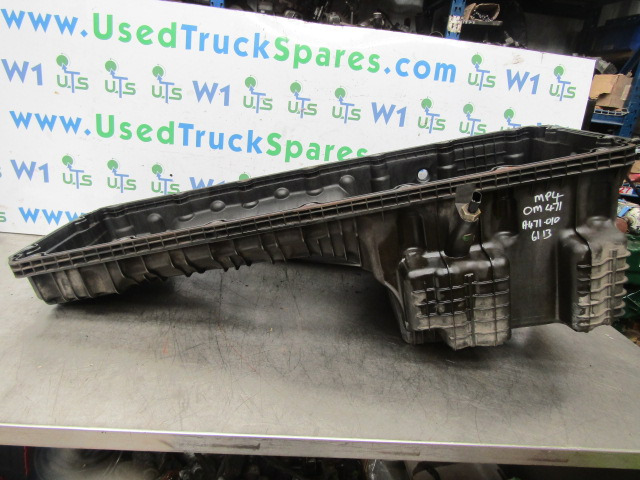 MERCEDES ACTROS MP4 OM471-6 ENGINE OIL SUMP P/NO A4710106113 - Suku Cadang Mesin untuk Truk: gambar 1 MERCEDES ACTROS MP4 OM471-6 ENGINE OIL SUMP P/NO A4710106113 - Suku Cadang Mesin untuk Truk: gambar 1