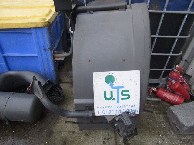 MERCEDES AXOR REAR CAB MUDGUARD & STAYS PASSENGER SIDE COMPLETE - Tubuh dan eksterior untuk Truk: gambar 1 MERCEDES AXOR REAR CAB MUDGUARD & STAYS PASSENGER SIDE COMPLETE - Tubuh dan eksterior untuk Truk: gambar 1