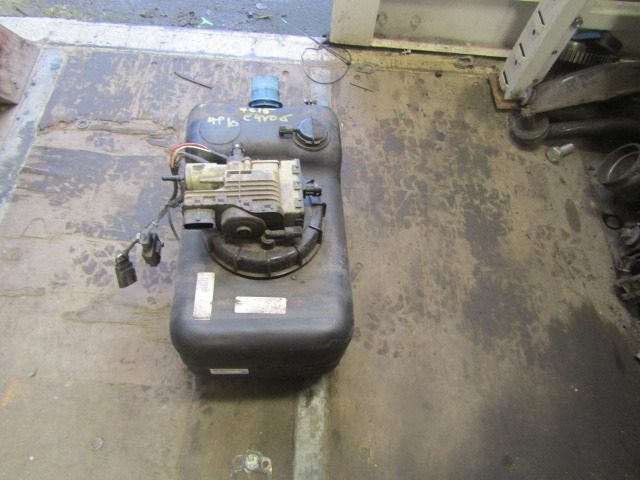 MITSUBISHI FUSO 7C15 AD BLUE TANK COMPLETE P/NO ML212662 - Tangki bahan bakar untuk Truk: gambar 2 MITSUBISHI FUSO 7C15 AD BLUE TANK COMPLETE P/NO ML212662 - Tangki bahan bakar untuk Truk: gambar 2