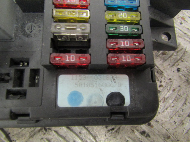 RENAULT MIDLUM DCI FUSE BAORD P/NO 5010516886/B - Sistem listrik untuk Truk: gambar 2 RENAULT MIDLUM DCI FUSE BAORD P/NO 5010516886/B - Sistem listrik untuk Truk: gambar 2