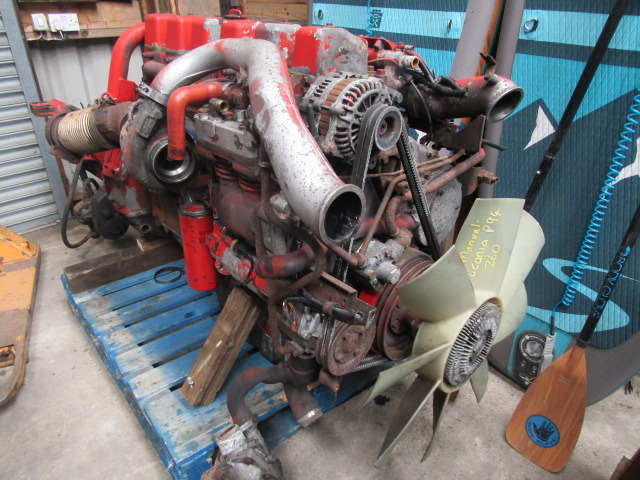 SCANIA P94 260 ENGINE & GEARBOX TYPE DSC9-12 COMPLETE WITH MANUAL PUMP - Gearbox untuk Truk: gambar 2 SCANIA P94 260 ENGINE & GEARBOX TYPE DSC9-12 COMPLETE WITH MANUAL PUMP - Gearbox untuk Truk: gambar 2