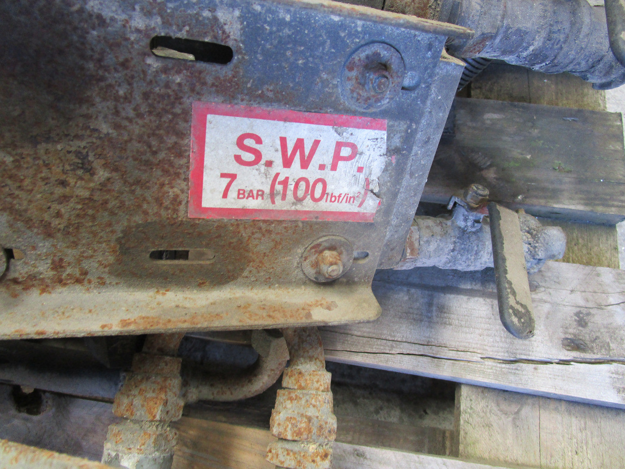 TRUCK MOUNTED TAMROTOR COMPRESSOR UNIT TYPE E12 - Kompresor rem udara untuk Kendaraan Kota/ Khusus: gambar 4 TRUCK MOUNTED TAMROTOR COMPRESSOR UNIT TYPE E12 - Kompresor rem udara untuk Kendaraan Kota/ Khusus: gambar 4