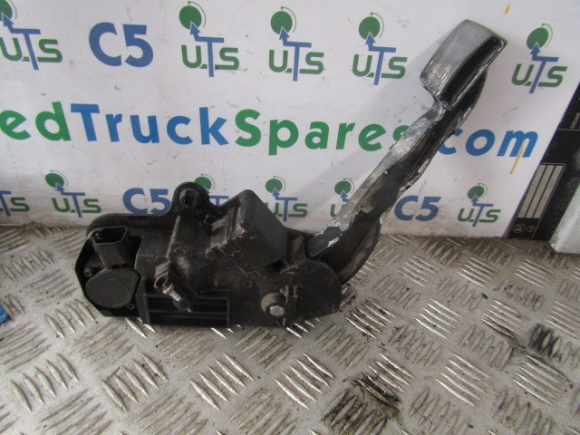 VOLVO FE THROTTLE PEDAL CONTROL UNIT P/NO 7421059642 - ECU untuk Truk: gambar 2 VOLVO FE THROTTLE PEDAL CONTROL UNIT P/NO 7421059642 - ECU untuk Truk: gambar 2
