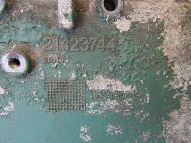 VOLVO FH13 D13C OIL COOLER COVER P/NO 21423744 - Suku Cadang Mesin untuk Truk: gambar 2 VOLVO FH13 D13C OIL COOLER COVER P/NO 21423744 - Suku Cadang Mesin untuk Truk: gambar 2