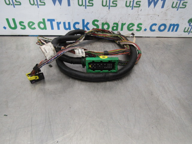 VOLVO FH13A ECU / FUSEBOARD HARNESS P/NO 20969699 / 02 - ECU untuk Truk: gambar 1 VOLVO FH13A ECU / FUSEBOARD HARNESS P/NO 20969699 / 02 - ECU untuk Truk: gambar 1