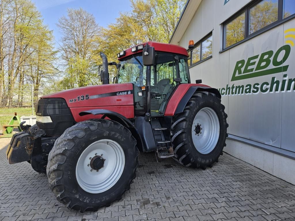 Case MX 135 - Traktor: gambar 1 Case MX 135 - Traktor: gambar 1