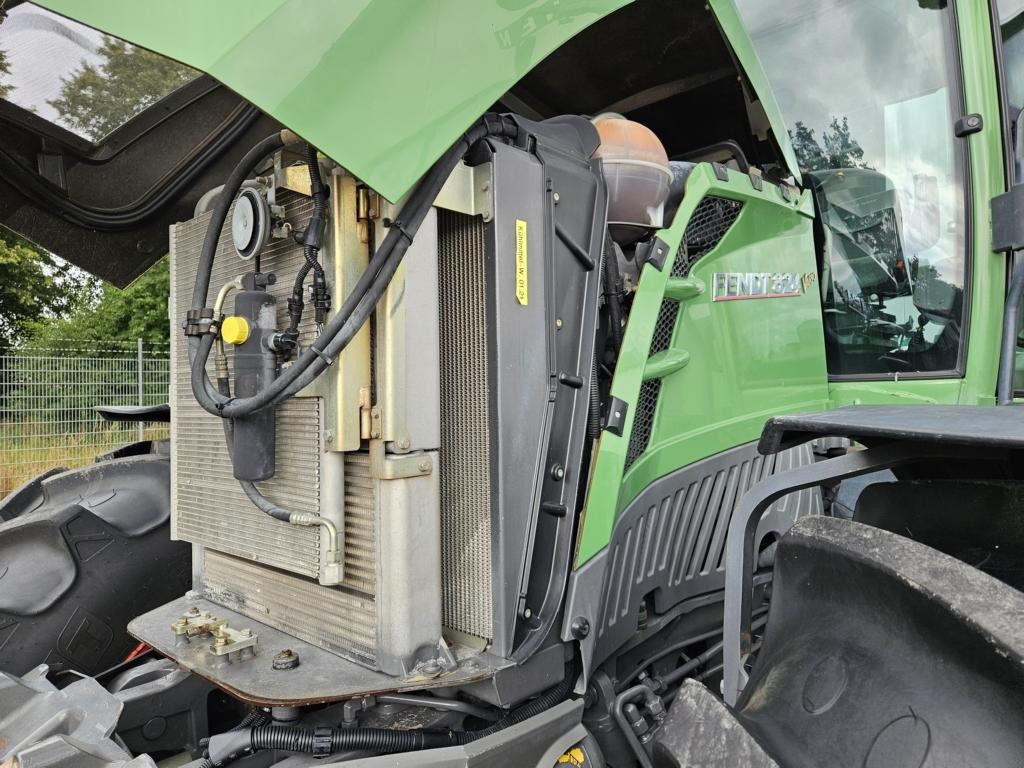 Fendt 824 Vario ProfiPlus - Traktor: gambar 4 Fendt 824 Vario ProfiPlus - Traktor: gambar 4