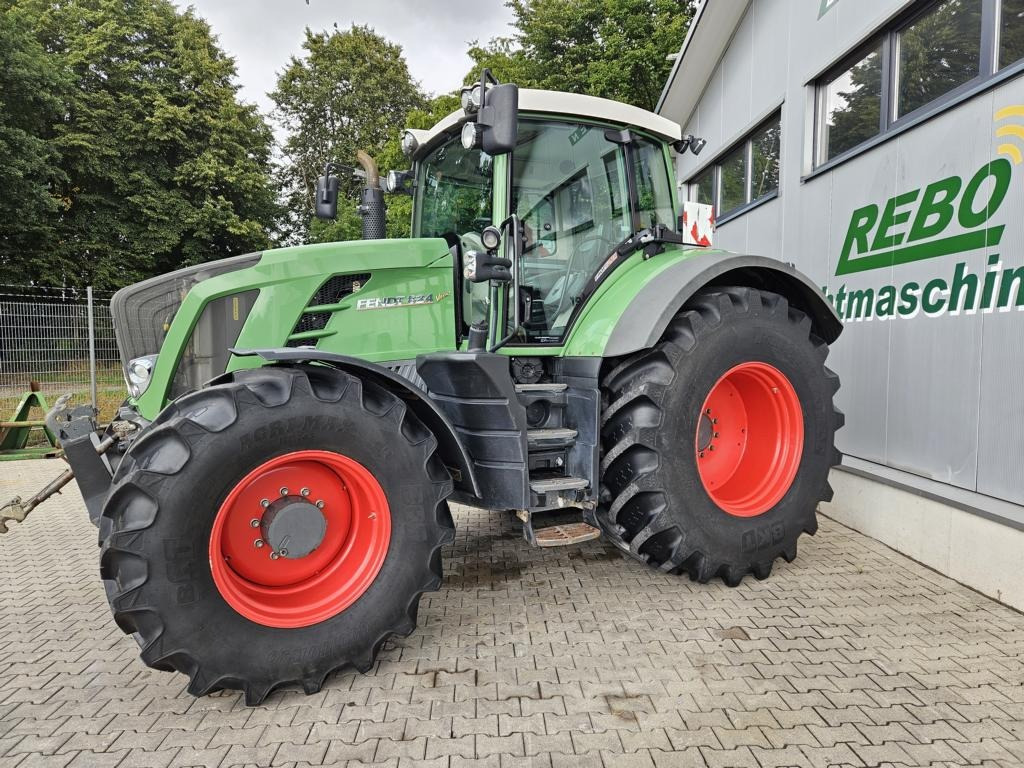 Fendt 824 Vario ProfiPlus - Traktor: gambar 1 Fendt 824 Vario ProfiPlus - Traktor: gambar 1