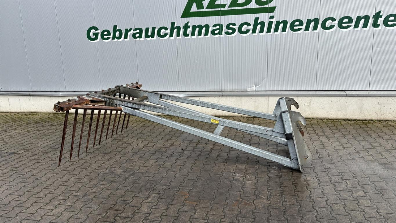 Fliegl SILOPRATZE 3000 MM - Peralatan silo: gambar 1 Fliegl SILOPRATZE 3000 MM - Peralatan silo: gambar 1