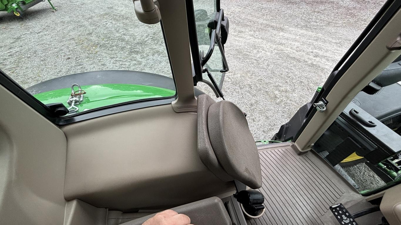 Traktor kota John Deere 6120M: gambar 7