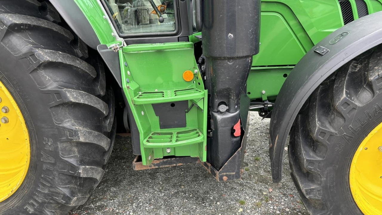 Traktor kota John Deere 6120M: gambar 43